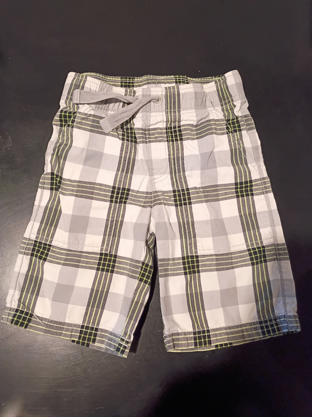 Gymboree Boys Plaid Pull-On Shorts (Size 5) – White, Gray & Lime Green